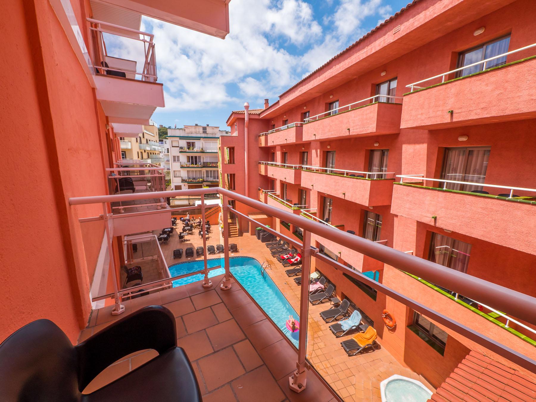 Tossa Beach Center Tossa de Mar Bagian luar foto