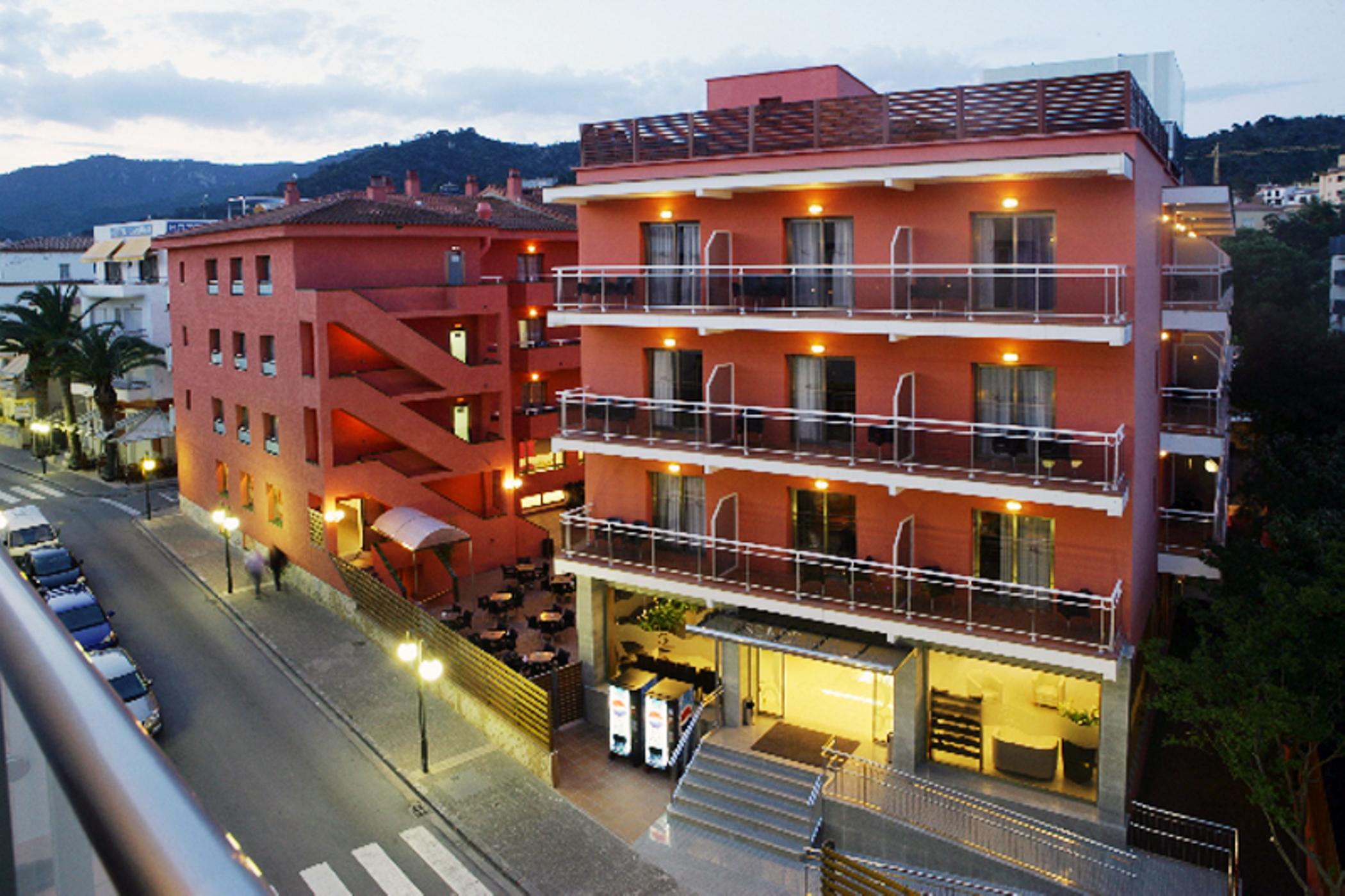Tossa Beach Center Tossa de Mar Bagian luar foto